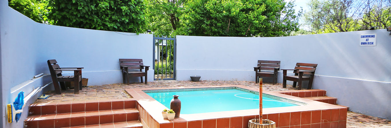 Contact Us: Desert Inn for Luxury Accommodation Middelburg EC - immaculate, well-run Middelburg EC S/C or B&B - About Us Desert Inn Guesthouse