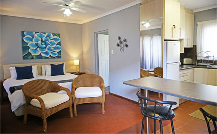 Premier Queen Studio - Self-catering Accommodation Middelburg for two - ideal for Couples.